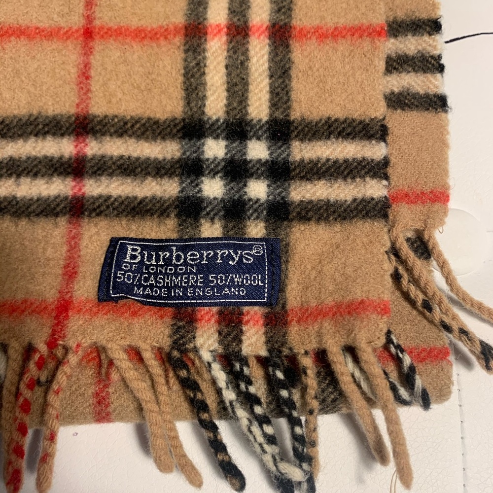 Authentic burberrys scarf - Picture 2 of 3
